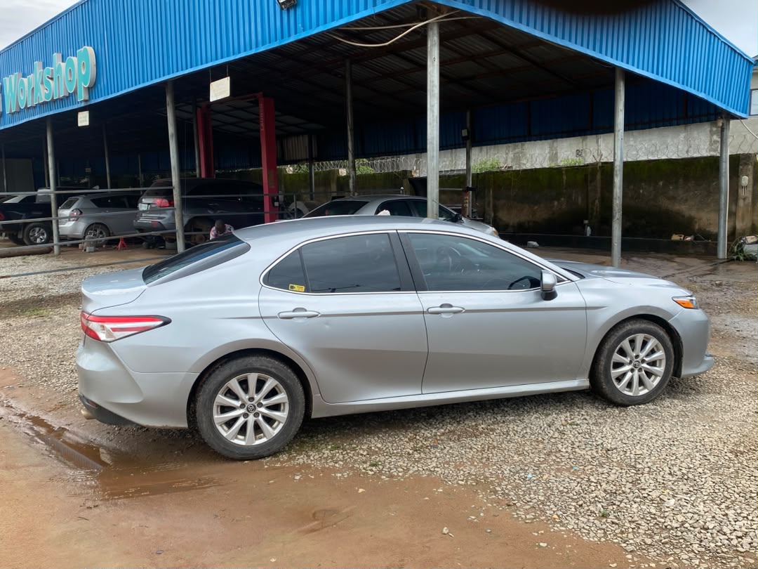 TOYOTA CAMRY 2018