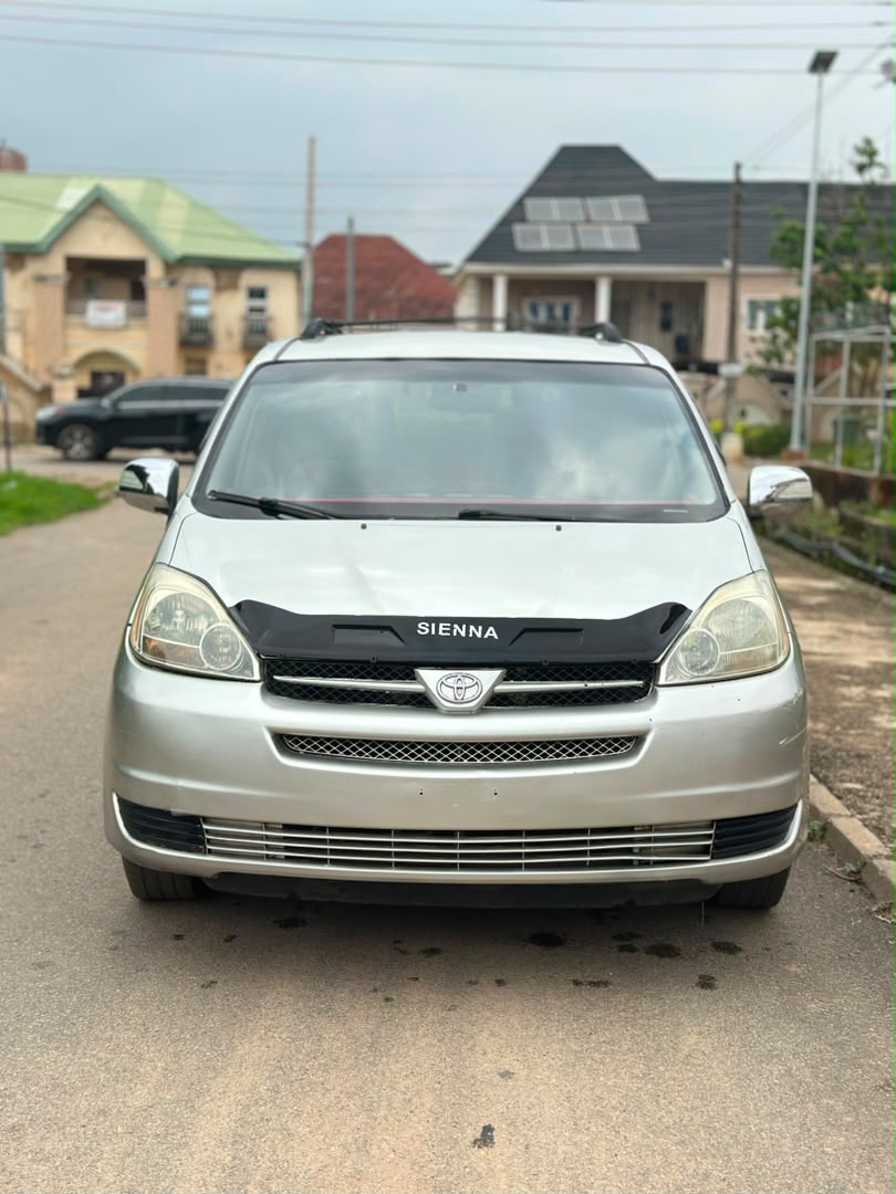 TOYOTA SIENA