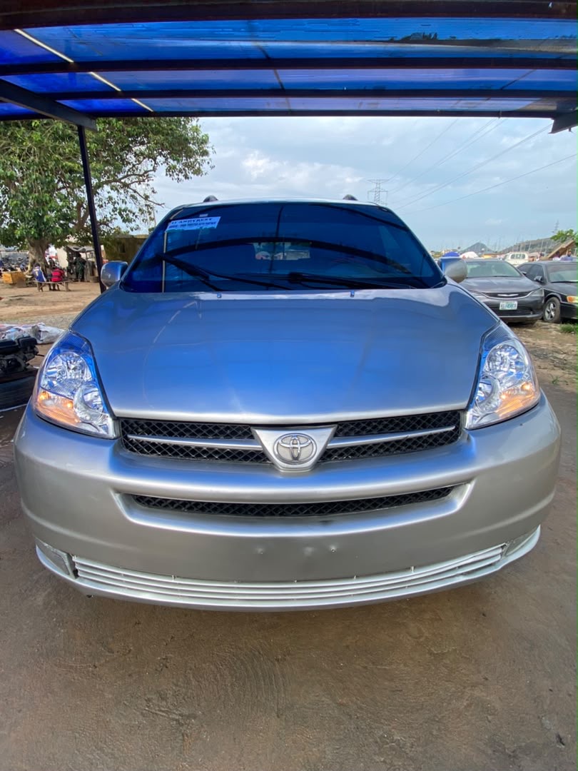 2004 Toyota sienna