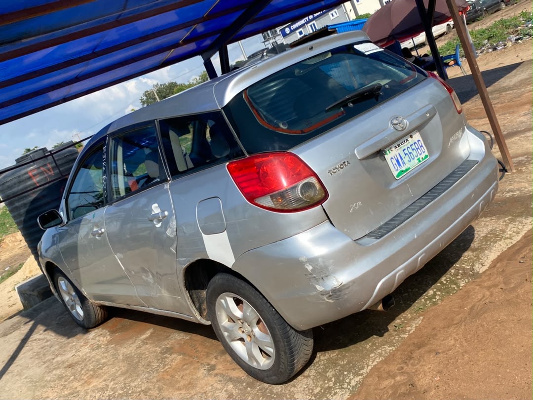 2004 Toyota matrix