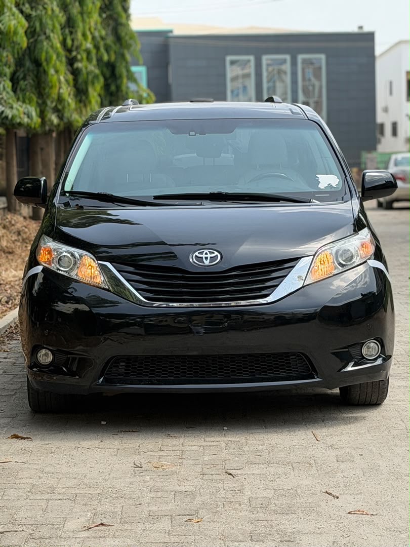 2011 Toyota sienna